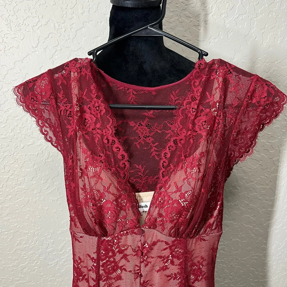 Red Lace Maxi Dress - Picture 4 of 6
